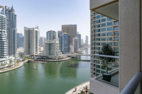 Elegant Spacious Great Location Marina View